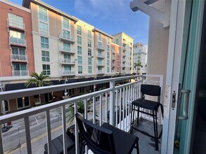 7280 SW 89th St, Unit D206 in Miami, FL - Building Photo - Building Photo