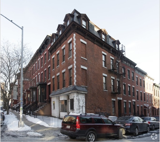 1118 Lorimer St in Brooklyn, NY - Building Photo