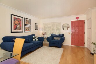 8326 Via Sonoma in San Diego, CA - Building Photo - Building Photo