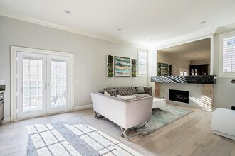 815 W 15th St in Newport Beach, CA - Building Photo - Building Photo