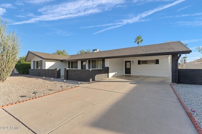 1921 E Laguna Dr in Tempe, AZ - Building Photo - Building Photo