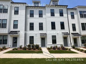 5027 Layman Dr in Charlotte, NC - Building Photo