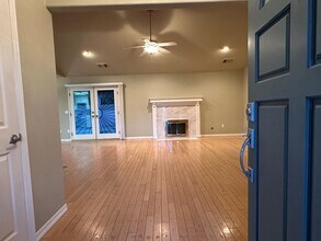 3707 W Hemlock Ct in Visalia, CA - Building Photo - Building Photo