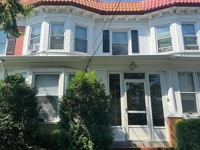 22 Stephenson Blvd, Unit #2