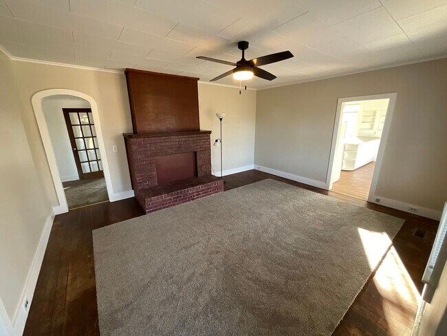 2351 Fillmore Dr in Marianna, FL - Foto de edificio - Building Photo