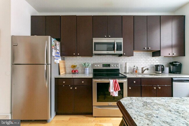 1310 Spruce St in Philadelphia, PA - Building Photo - Building Photo