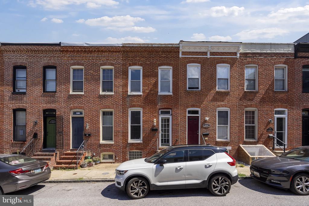 1745 Clarkson St in Baltimore, MD - Building Photo