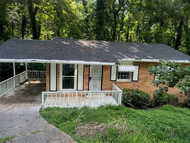 property at 490 Fairlane Cir NW