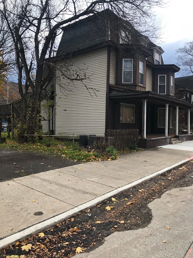 623 Napoleon St Apartments and Nearby Johnstown Apartments For Rent