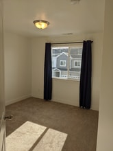 1984 N 3830 W in Lehi, UT - Building Photo - Building Photo