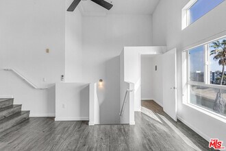 4980 S Centinela Ave in Los Angeles, CA - Building Photo - Building Photo