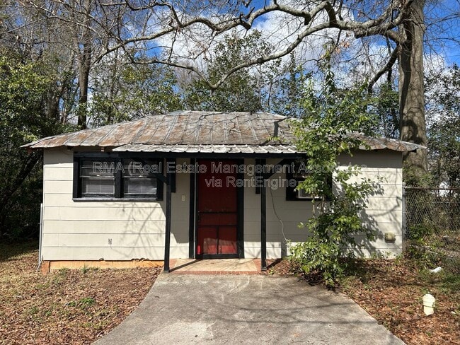 property at 125 E Chappell St