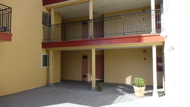 2606 Benvenue Ave in Berkeley, CA - Building Photo - Building Photo
