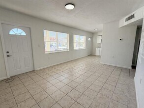 111 177th Ave W in Redington Shores, FL - Building Photo - Building Photo