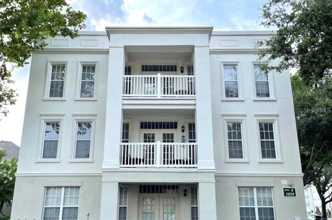 property at 1020 Siena Park Blvd W