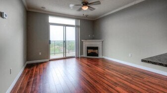 Richmond Hill Apartments in London, ON - Building Photo