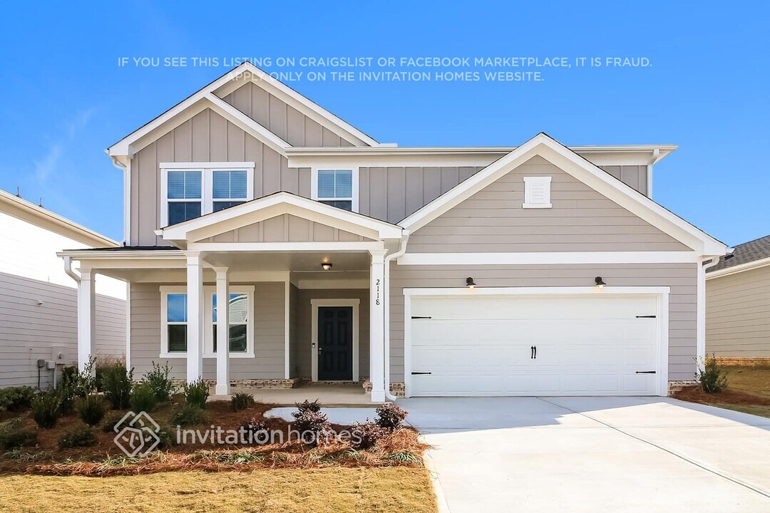 2118 Blackbird Cir in Covington, GA - Foto de edificio