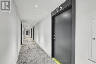 7439 Kingston Rd in Toronto, ON - Building Photo - Building Photo