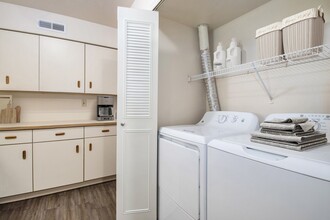 Gull Prairie/Gull Run Apartments and Townhomes in Kalamazoo, MI - Foto de edificio - Building Photo