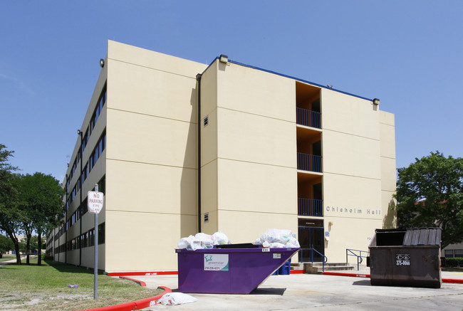 Chisholm Hall Student Housing in San Antonio, TX - Building Photo - Building Photo