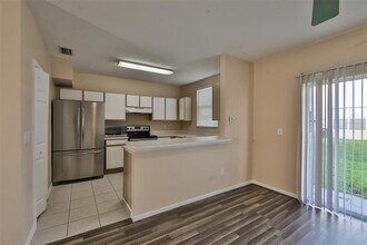 9805 Carlsdale Dr in Riverview, FL - Foto de edificio - Building Photo