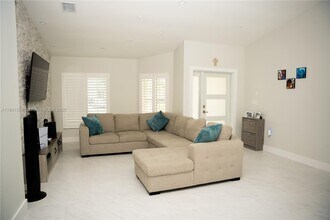 19800 Cutler Ct in Cutler Bay, FL - Building Photo - Building Photo