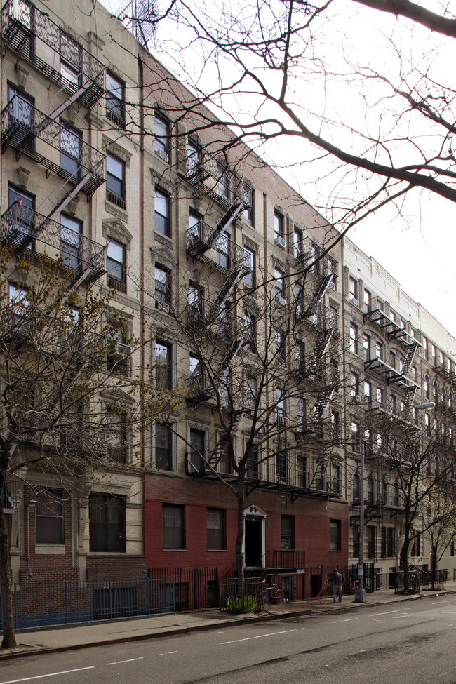 361 East 10th Street in New York, NY - Foto de edificio - Building Photo