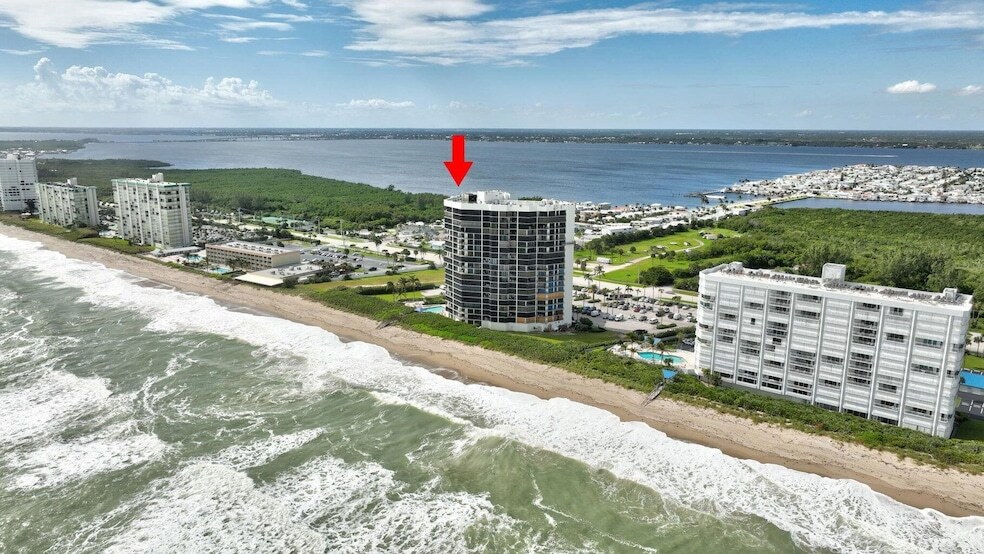 9650 S Ocean Dr, Unit 2009 in Jensen Beach, FL - Building Photo