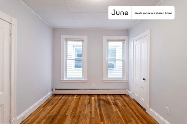 Private bedroom in 3 bed/1 bath Home in Boston, MA - Building Photo - Building Photo