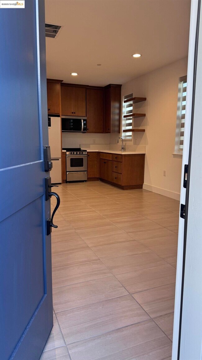 470 Trellis Wy in Brentwood, CA - Building Photo - Building Photo