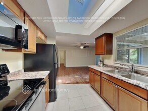 978 Oak Dr in Oviedo, FL - Foto de edificio - Building Photo