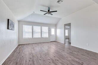 1218 Newsome Glenn Dr in Houston, TX - Building Photo - Building Photo