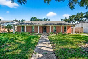 5150 Jason St in Houston, TX - Building Photo