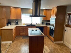 8900 Highland Ave SW in Tacoma, WA - Building Photo - Building Photo