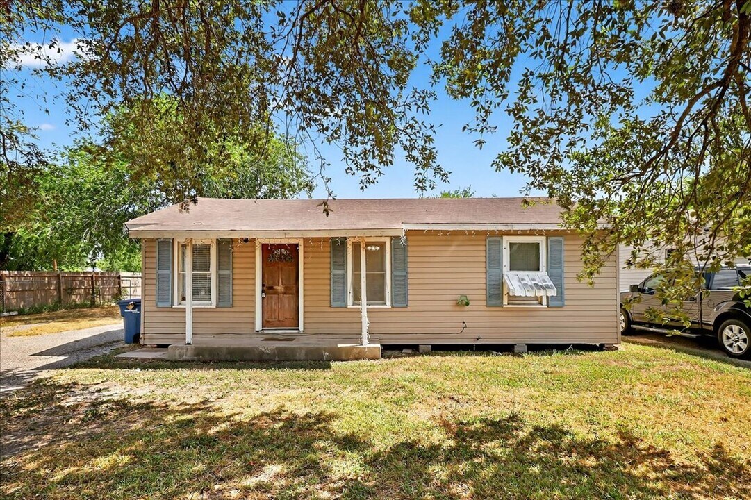 11230 Blades St in Corpus Christi, TX - Building Photo