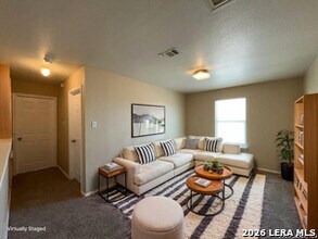 8223 Maple Meadow Dr in Converse, TX - Building Photo - Building Photo