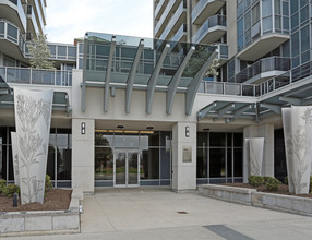 Luxe Condo in Toronto, ON - Building Photo - Building Photo