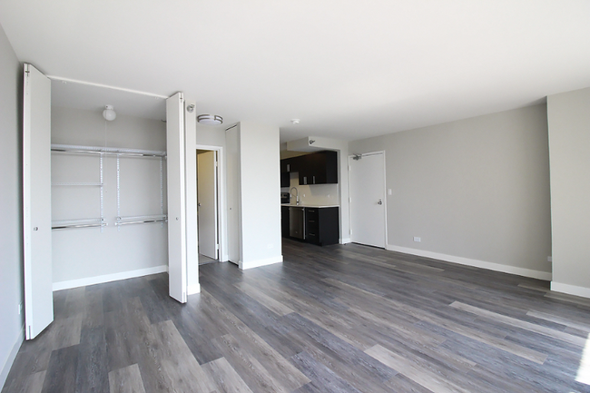 property at 866 N Wabash Ave