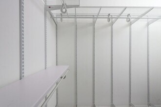 411 N New River Dr E in Fort Lauderdale, FL - Foto de edificio - Building Photo