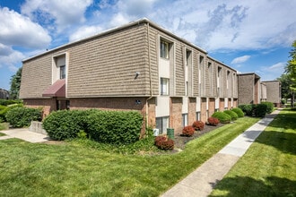 Kings Highlands in Columbus, OH - Building Photo - Building Photo
