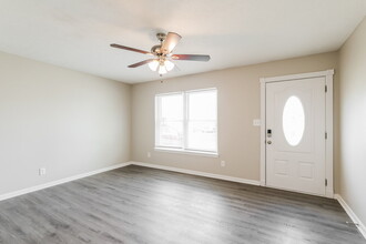 6019 Highgrade Dr in Louisville, KY - Building Photo - Building Photo