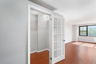 201 St Pauls Ave, Unit 1T in Jersey City, NJ - Building Photo - Building Photo