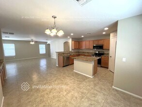 3362 W Hayden Peak Dr in San Tan Valley, AZ - Foto de edificio - Building Photo