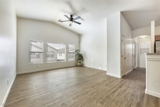 2572 Land Rush Dr in Henderson, NV - Building Photo - Building Photo