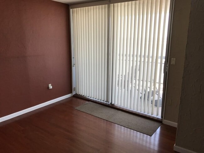 property at 1040 Harmon Cove Tower