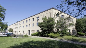 Stratford House Apartments in Providence, RI - Building Photo
