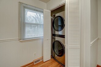 695 Yellowstone Ln in Winston-Salem, NC - Building Photo - Building Photo