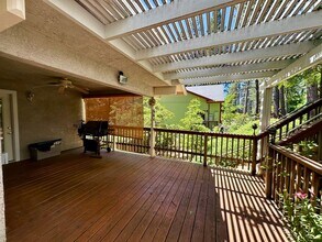 664 Partridge Rd in Grass Valley, CA - Foto de edificio - Building Photo