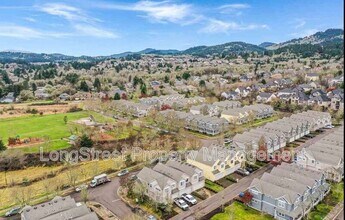 3212 NW Foxtail St in Corvallis, OR - Building Photo - Building Photo