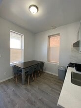 260 W 24th Pl, Unit 1R in Chicago, IL - Foto de edificio - Building Photo